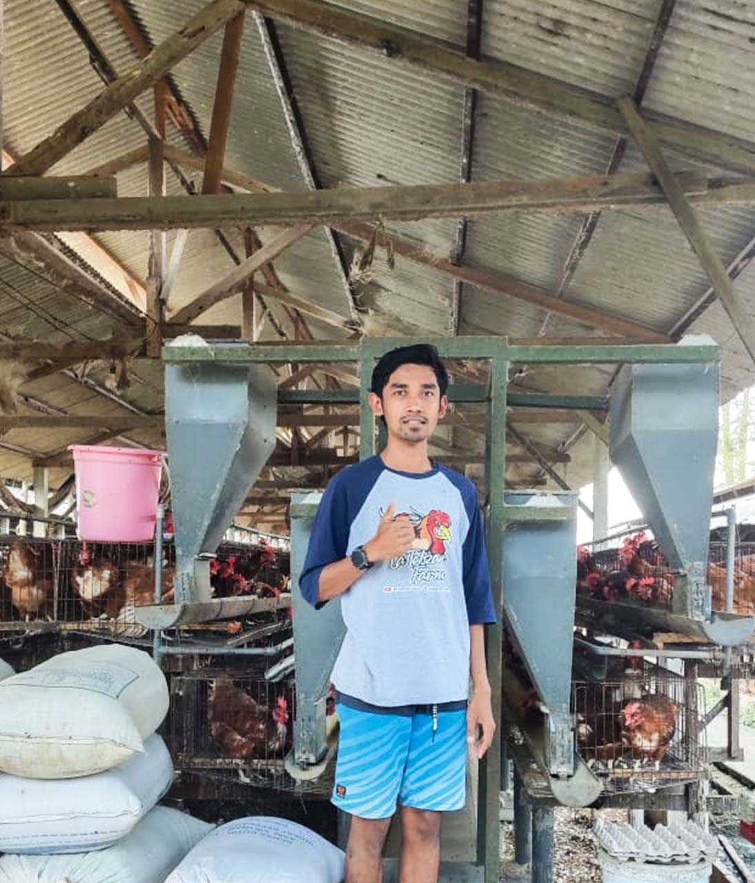 Azis Yasir Naufal, Diterpa Berbagai Krisis, Tetap Optimis