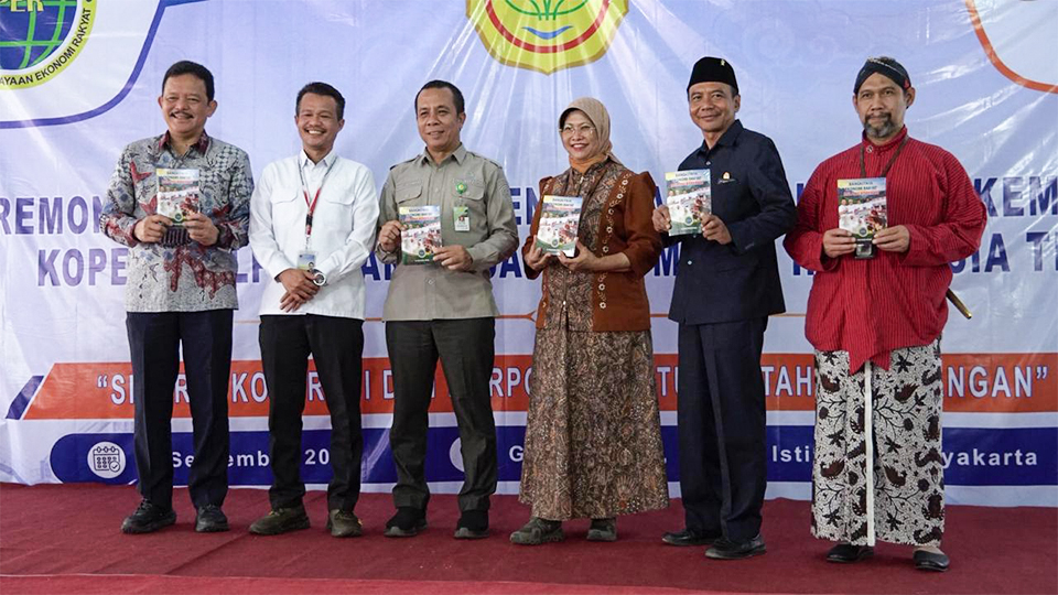 Kolaborasi Koperasi LPER dan JAPFA Salurkan 1 Juta DOC di Yogyakarta